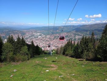 Pohled na Sarajevo z lanovky na horu Trebevič